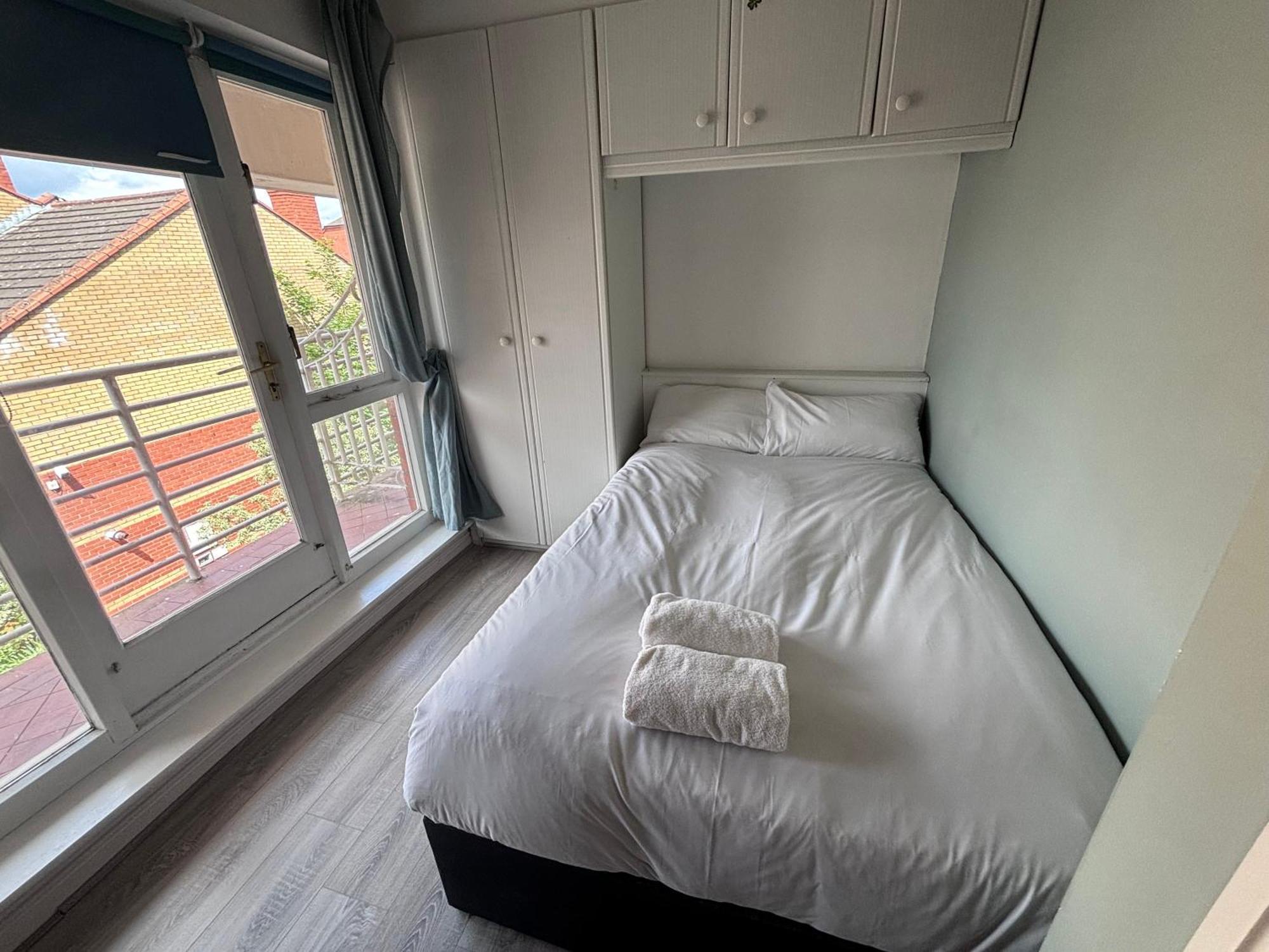 Central, Comfortable And Spacious 4 Bed Duplex دبلن المظهر الخارجي الصورة