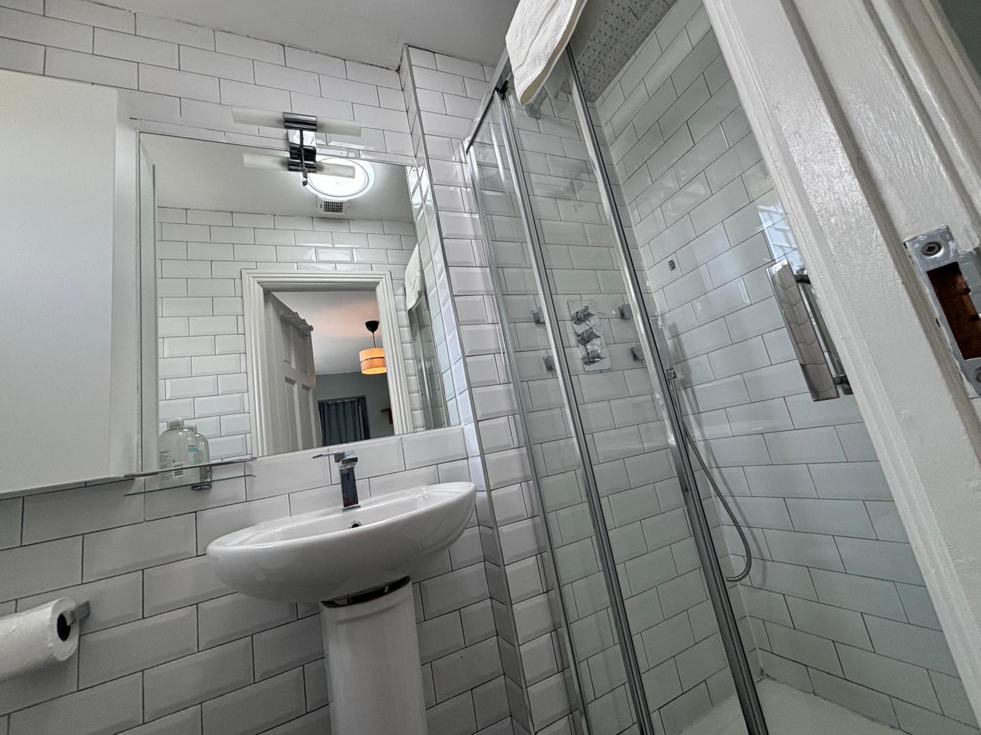 Central, Comfortable And Spacious 4 Bed Duplex دبلن المظهر الخارجي الصورة